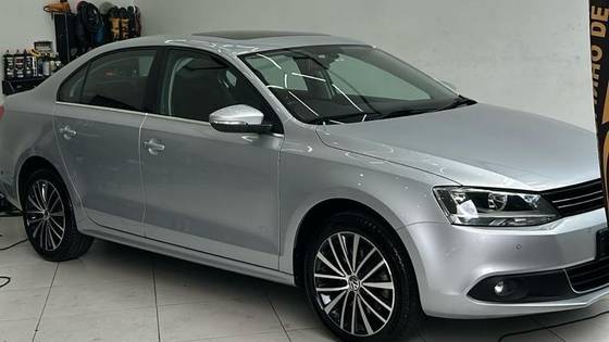 VOLKSWAGEN JETTA 2.0 TSI HIGHLINE 200CV GASOLINA 4P TIPTRONIC VOLKSWAGEN JETTA 2.0 TSI HIGHLINE 200CV GASOLINA 4P TIPTRONIC